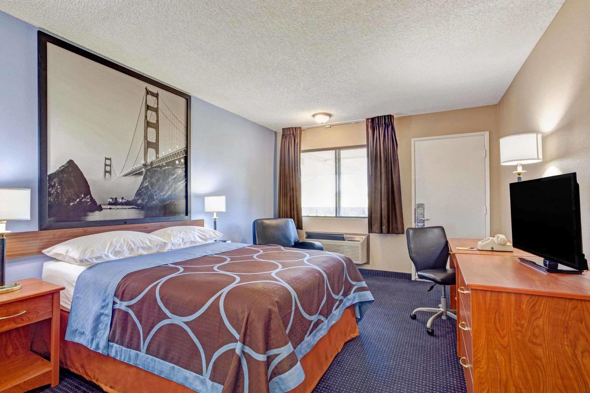 Super 8 By Wyndham Albany Motel Екстериор снимка